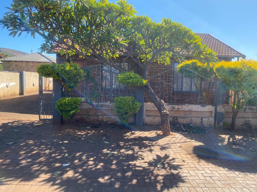 2 Bedroom Property for Sale in Geelhoutpark North West